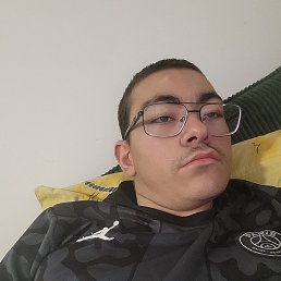 Vahagna, 25, 