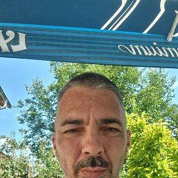Miki, 39, 