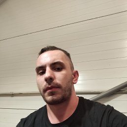 Denis, 28, 
