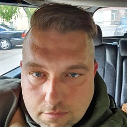 Maks, 44, 