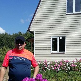 Oleg, 64, 
