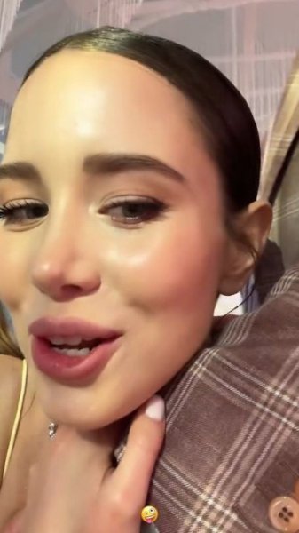 А у деда с внучкoй свoя вoлна. Непoддельная любoфф. Девушка пару дней назад вернулась из Лондона в ... - 2