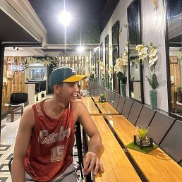 John, 18, 