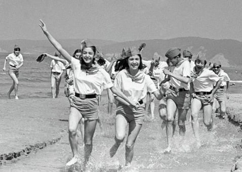     , , 1976 .