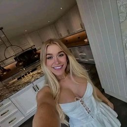 Anabella, 31, Los Angeles