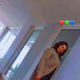 Laly j, 29, 