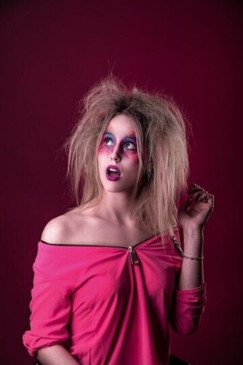 Звонила Наташка. Это моя школьная подружка, она обожает говорить по телефону. Иногда мне кажется, ...