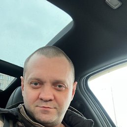 Yuriy, 42, 