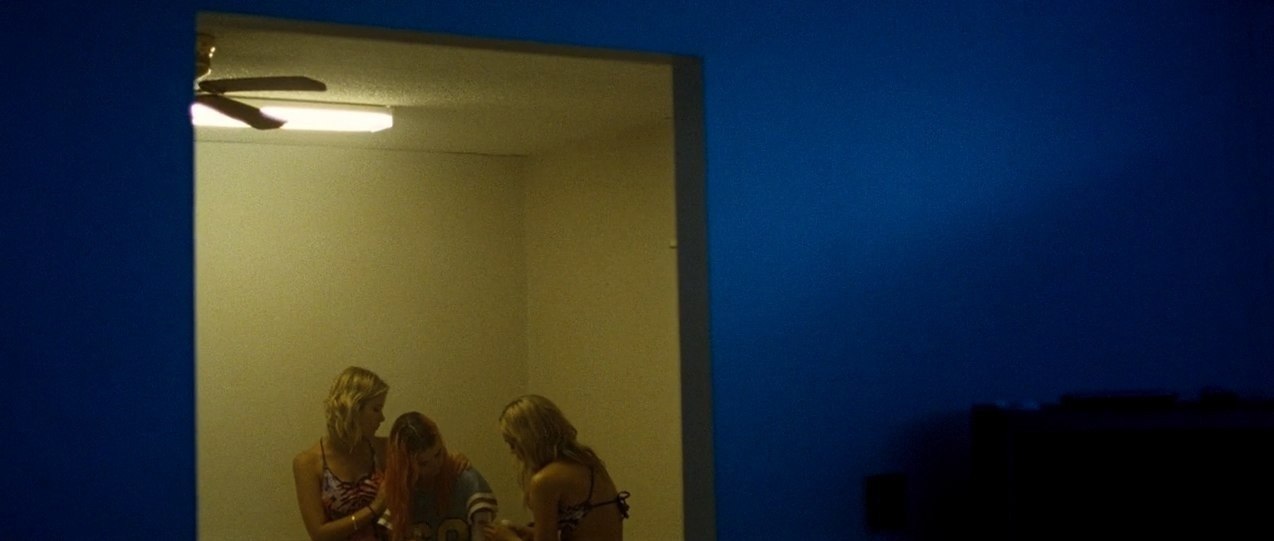   / Spring Breakers (2012).dir. Harmony Korine - 7
