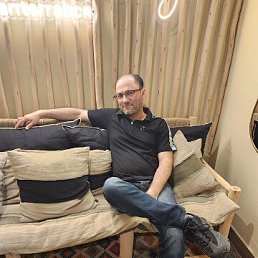 Artem, 45, -