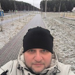 Ivan, 40, 