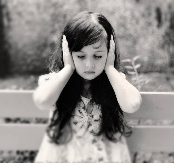В жизни я слышала многое - клятвы, обещания, комплименты, но лучшее, что я слышала - тишина. В ней ...