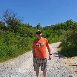 Alex, 40, 
