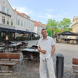 Alex, , 52 