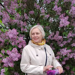 Anna, 60, 