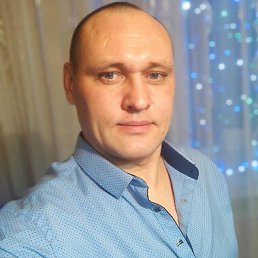 Aleksandr, 36, 