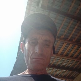Evgen, 47, 