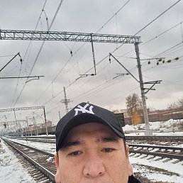 Farid, 37, 