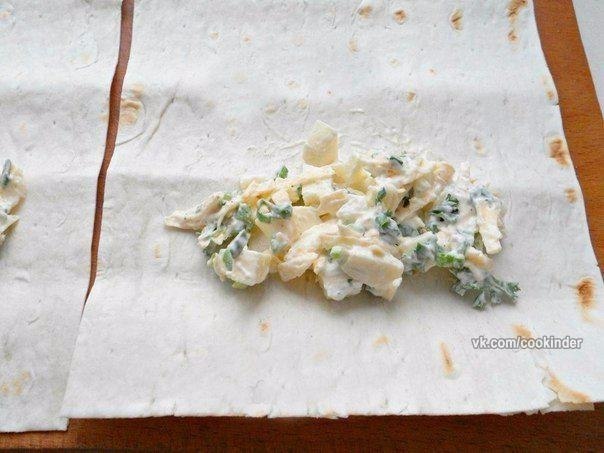 Лаваш, жареный с сыром. .Ингредиенты:  лаваш тонкий - 2 шт.  сыр