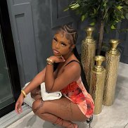 Belle, 25, 