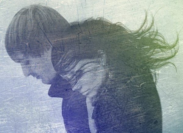 Они ведь даже не встречались... Так...было что-то...пару раз... По вечерам в сети общались - ...