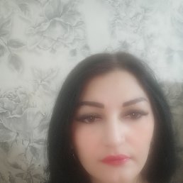 Linara, 38, 