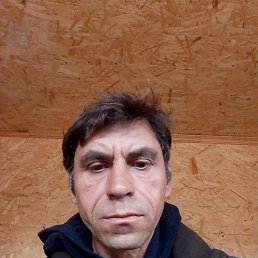 Valera, 42, 