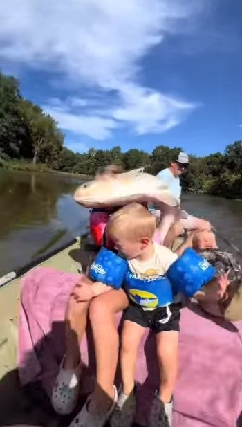 Когда обычная прогулка на лодке превращается в экшен - 2