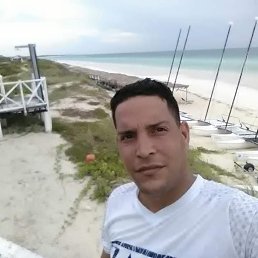Elvis, 34, 