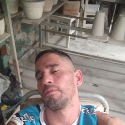 Juan, 39,  