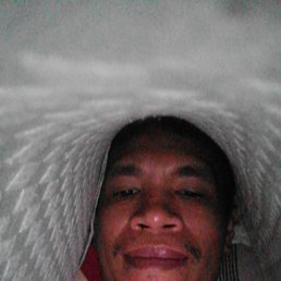 Carl, 33, 