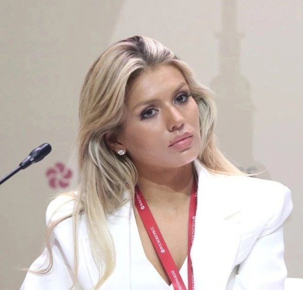Люся Чеботина заявила, что завершит свою музыкальную карьеру, если в России будет введен дресс-код ... - 2