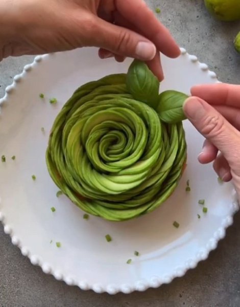 Тартар из копченого лосося - это не только вкусное, но и очень красивое блюдо. Состав: • копченый ... - 7