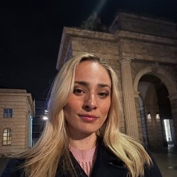 Krysten, 35, 