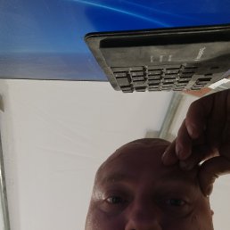 Dairis, 36, 