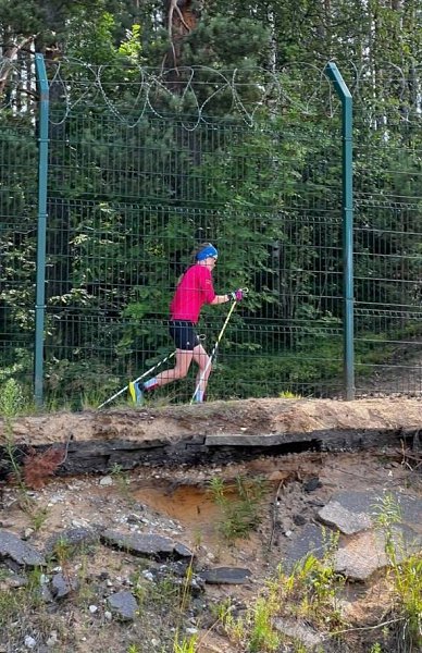 Лариса Куклина тренируется при 30 градусной жаре. Биатлонистка показала фото в соцсетях. «30 ...