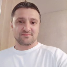 Roman, 39, 