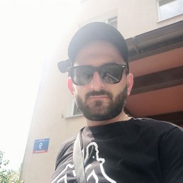 Nik, 27, 