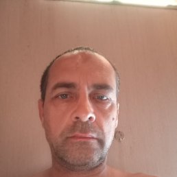 Anatoluy, 46, 