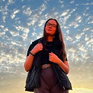 Yana, 20 , 