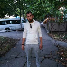 Oleg, 35, 