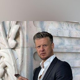 Toomas, 57, 