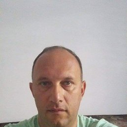 Irakli, 48, 