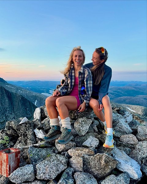 Завершившая карьеру Тириль Экхофф наслаждается летними днями. соцсети бывшей биатлонистки - 2