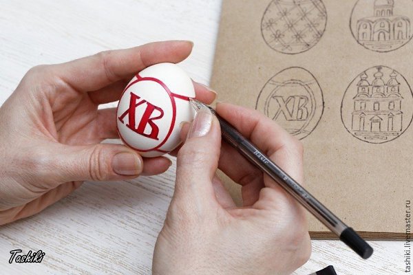 Окрашиваем пасхальные яйца в традиционном отваре луковых перьев - 7