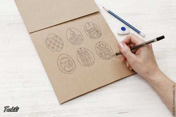 Окрашиваем пасхальные яйца в традиционном отваре луковых перьев - 3