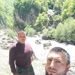 Azizbek, 33, 