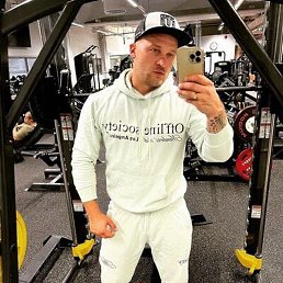 Max, �����-���������, 37 ���