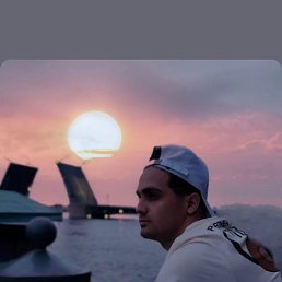 Luis, 22, 