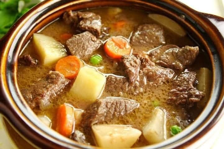 Бабушкино жаркое. На углу Коблевской и Ольгиевской, куда меня вытащила возжаждавшая прогулки собака ...